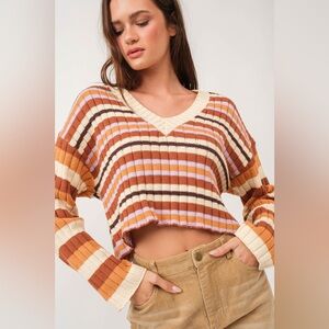 Molly Green Cute Cropped V-Neck Sweater | Size S